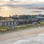 Dit Waterfront Hotel in de Outer Banks van North Carolina is Net Weer Geopend—Met Toegang tot Privéstranden en een Restaurant van een Beroemde Chef-kok