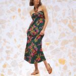 Ik ben een petite reiziger, en mijn favoriete maxi-jurk, perfect voor resorts, is kreukvrij en in de aanbieding.